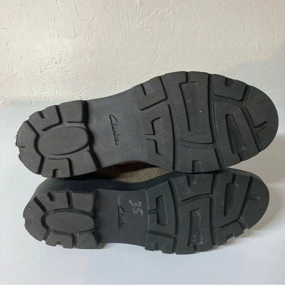 Clarks Women's Calla Green Suede Size 8 Ankle Boots Buckle Side Zip - Picture 7 of 14